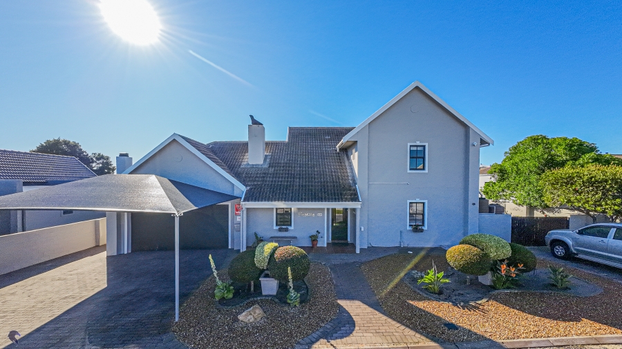 4 Bedroom Property for Sale in Country Club Western Cape